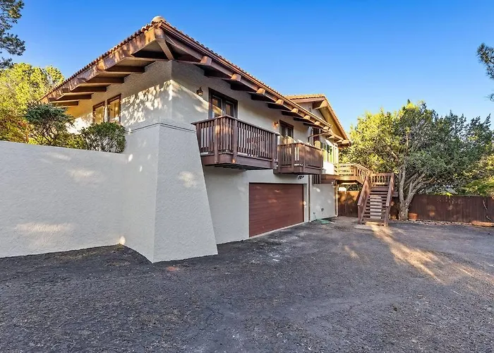 Large Spanish -hot Tub- Pool -gym- Game